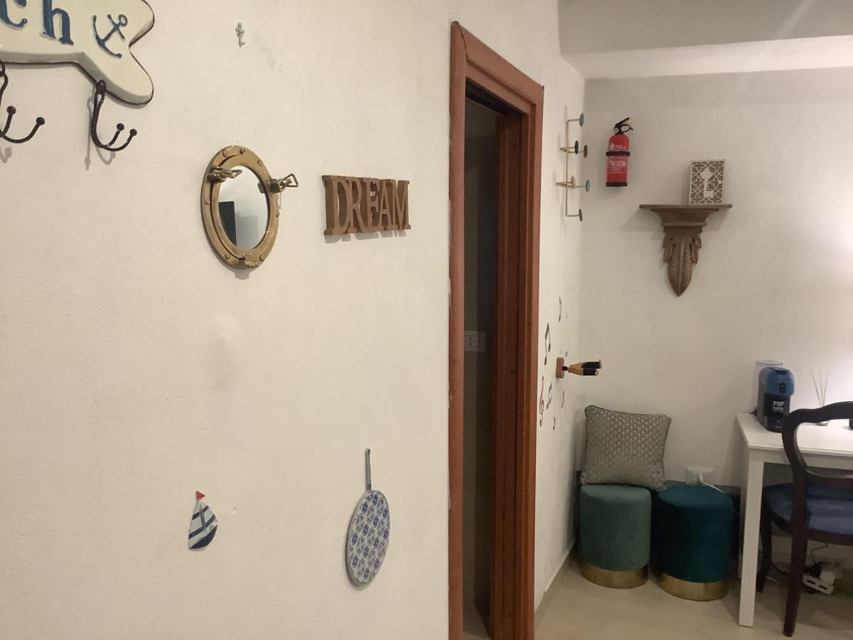 Tinnyhouse Neapol Exteriér fotografie
