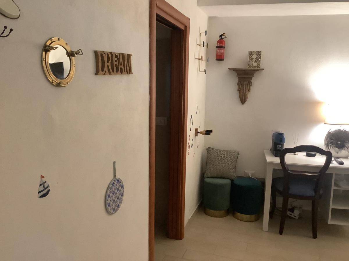 Tinnyhouse Neapol Exteriér fotografie